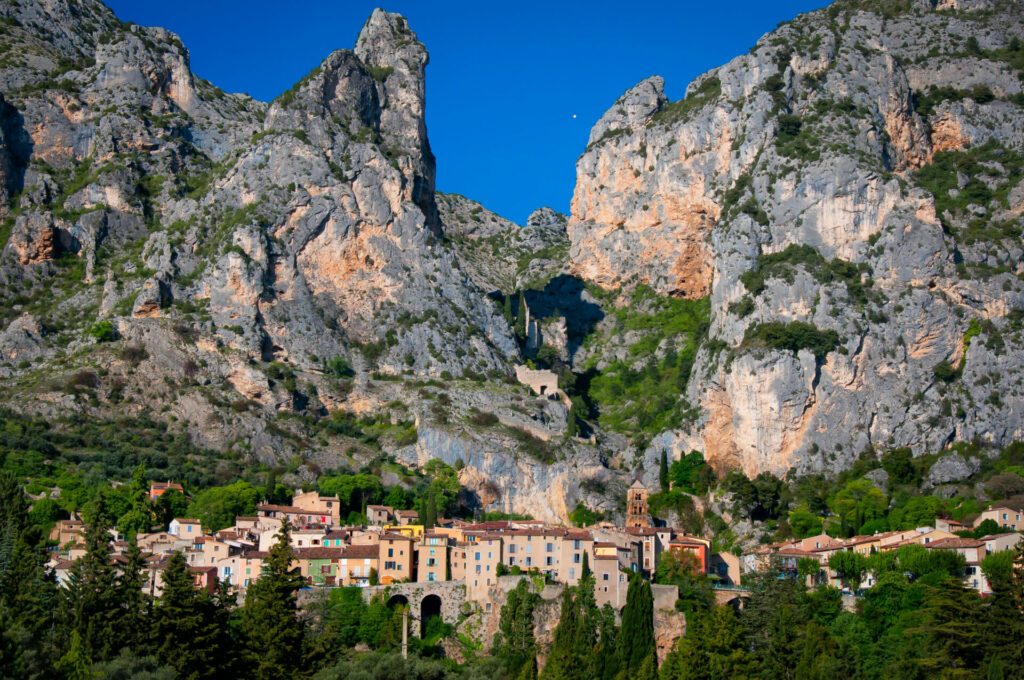 Moustiers Sainte Marie Dorf in der Provence