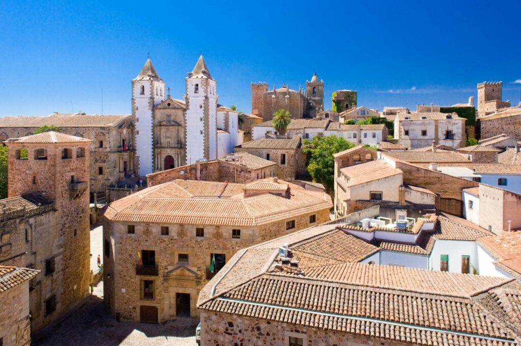 Caceres, die Sie auf einem Roadtrip durch Spanien besuchen sollten