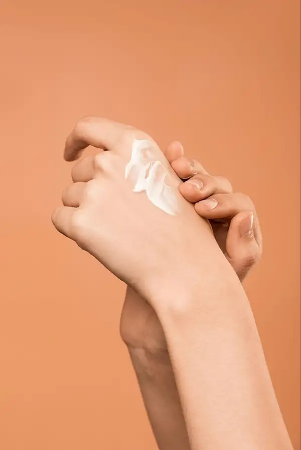 feuchtigkeitsspendende Handcreme