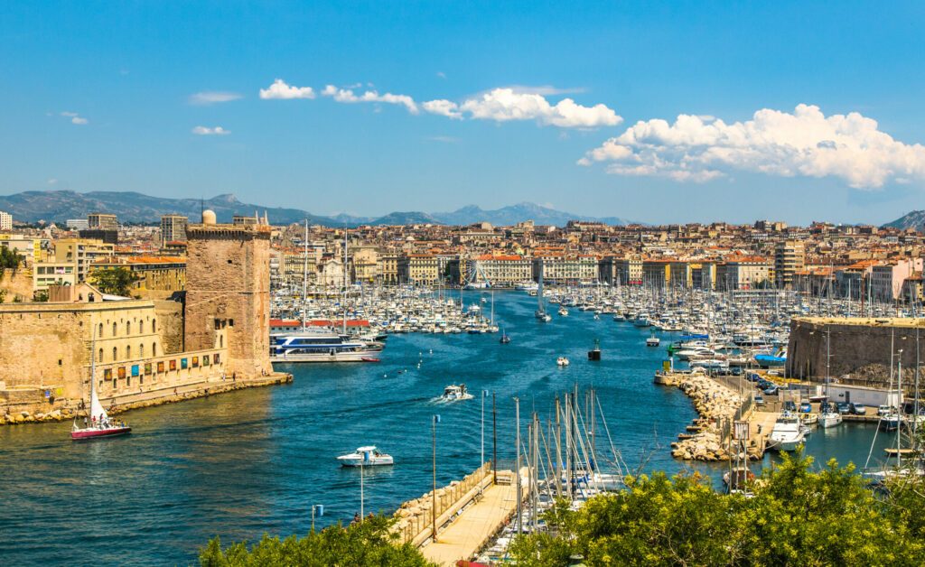 Panoramablick auf Marseille und den alten Hafen