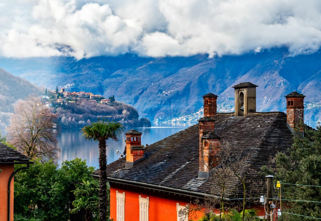 Landschaft des Lake Maggiore aus Vira Gambarogno, Schweiz