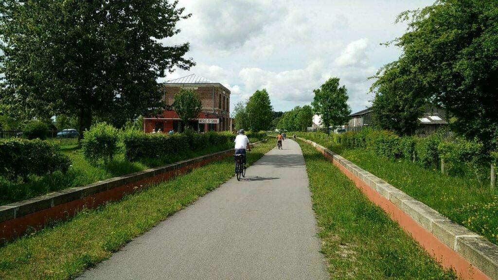 Der alte Bahnhof von Nesle an der Avenue Verte 