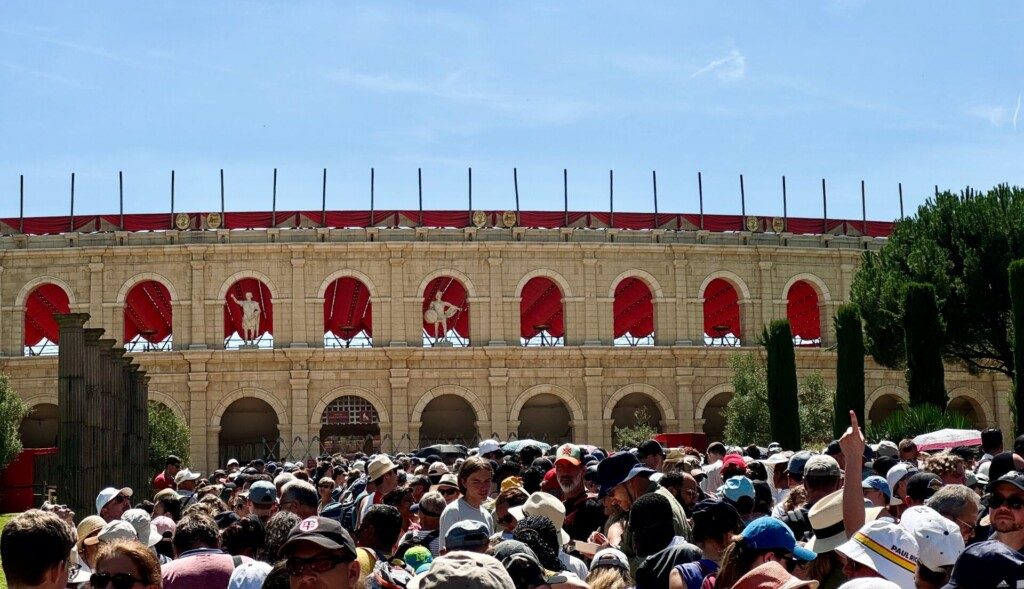Puy du Fou - Queue und Warteschlange für Shows