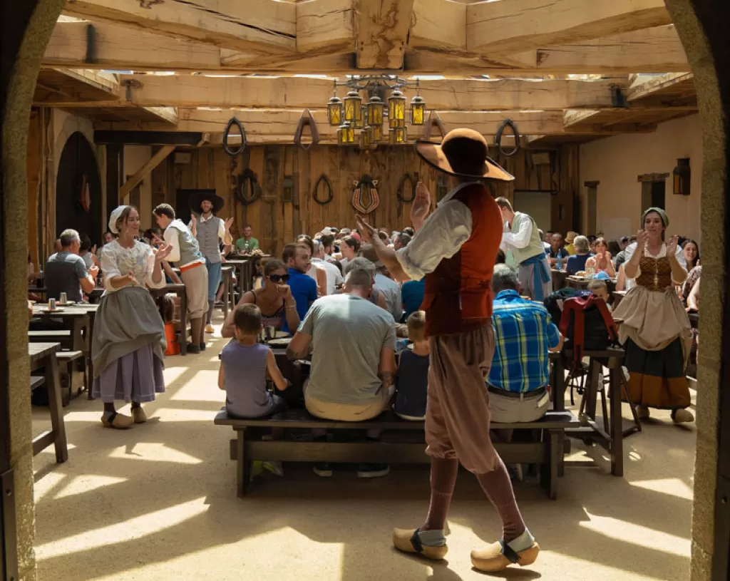 Puy du Fou Restaurant mit Animation Le Relais de Poste